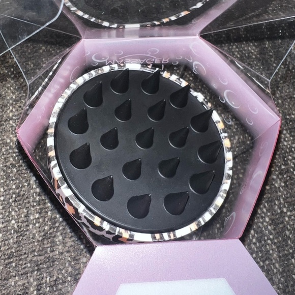 NIB Wet or Dry Scalp Massager - Picture 4 of 4